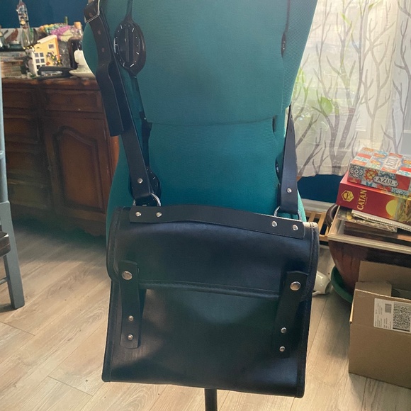 Homestead Leather LLC Black Leather Crossbody Messenger Bag - Picture 1 of 7